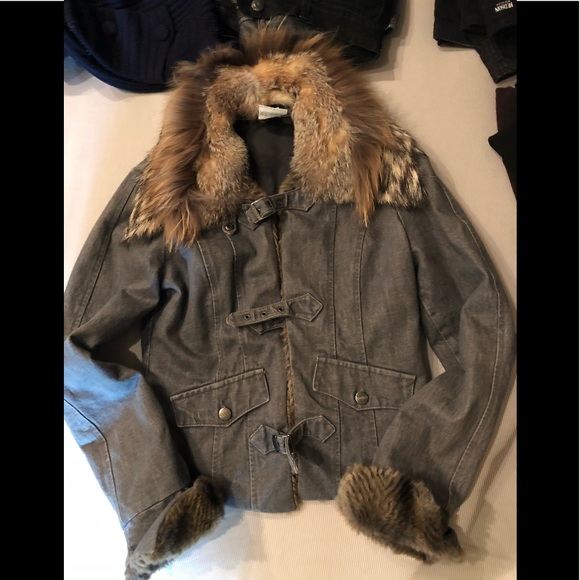 Jeans jacket with fur collar - Picture 2 of 5